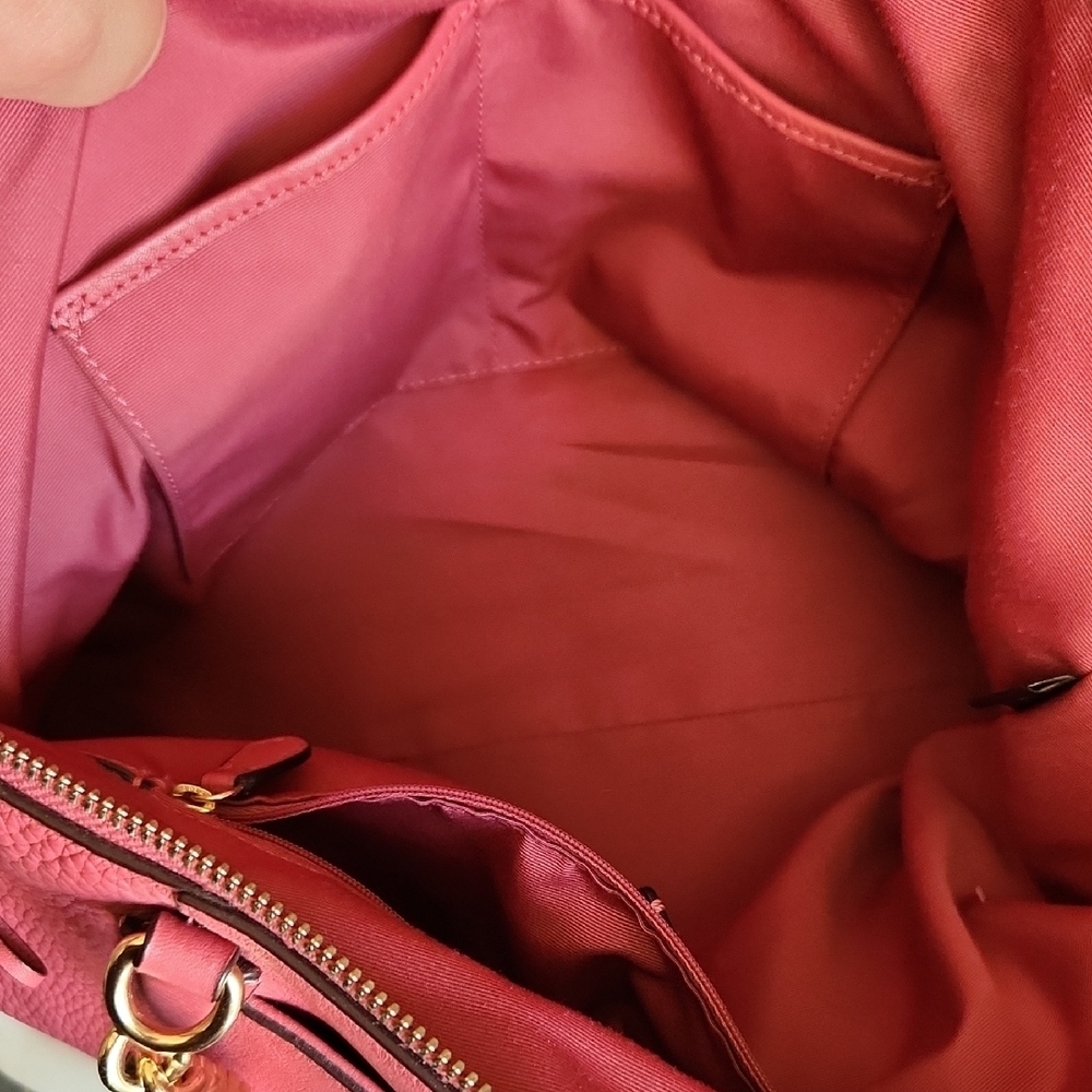 🖤Coach 1941 Dark Pink Leather Chain Tote with Gold Accents And Metal Hang Tag - Picture 11 of 13